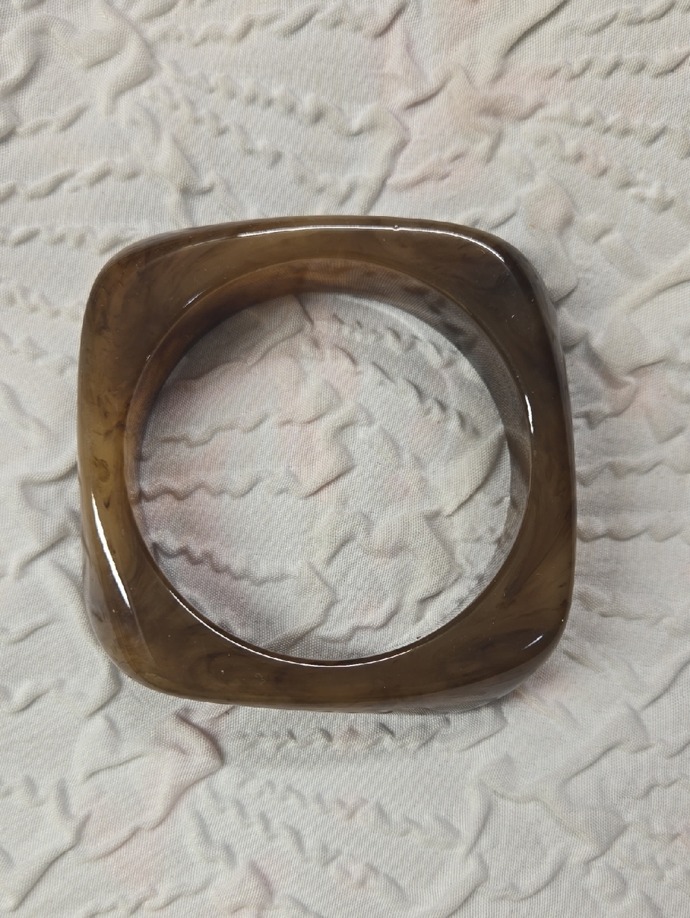 Vintage Square Acrylic Bangle Bracelet in Warm Brown -Z